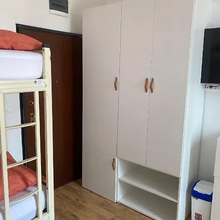 Old Cezar For 10 Apartment Split