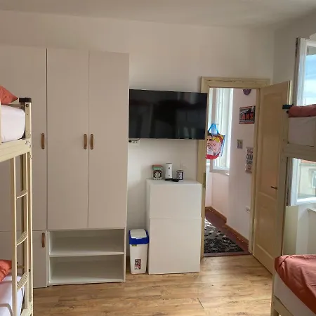 Old Cezar For 10 Apartment